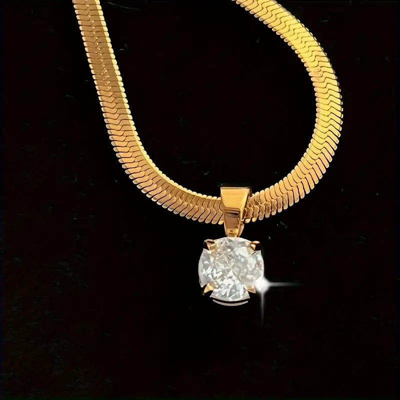 Collar elegante con colgante de strass | Oro