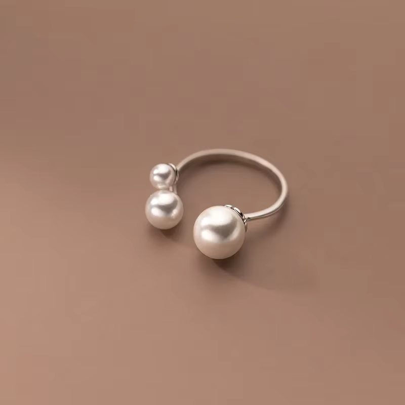 SOFÍA | Anillo ajustable triple con perlas de agua dulce