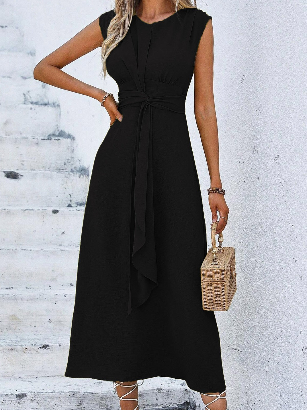 Eva - Vestido elegante sin mangas con cinturón ajustable