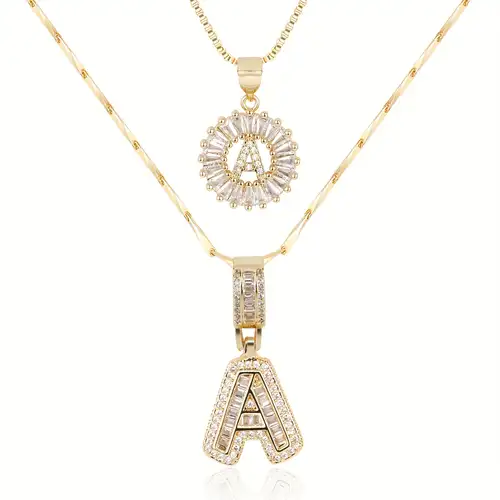 Collar con inicial incrustada | Oro